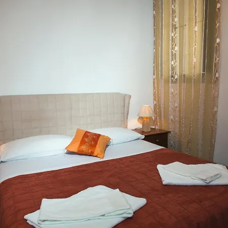 Umberto 33 3* بياتْسا أرمارِنا