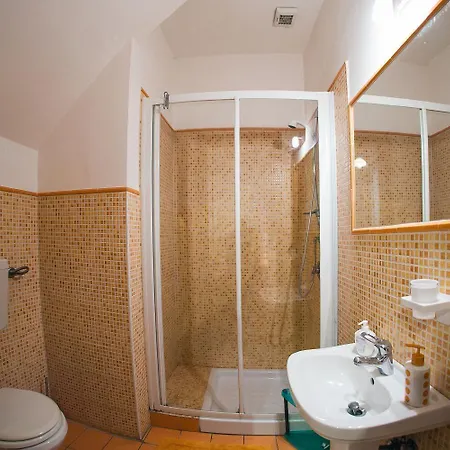 Umberto 33 فندق مبيت وإفطار 3*